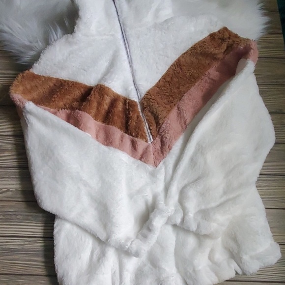 White Color block Pull Over Sweater - Picture 6 of 7